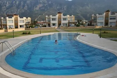 сomfortable 3 + 1 By The Sea Apartment Templos